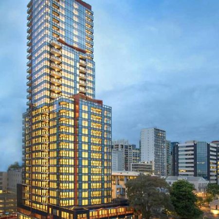 Top Floor Harbour View And Skytower View Apartment In Cbd 오클랜드 외부 사진