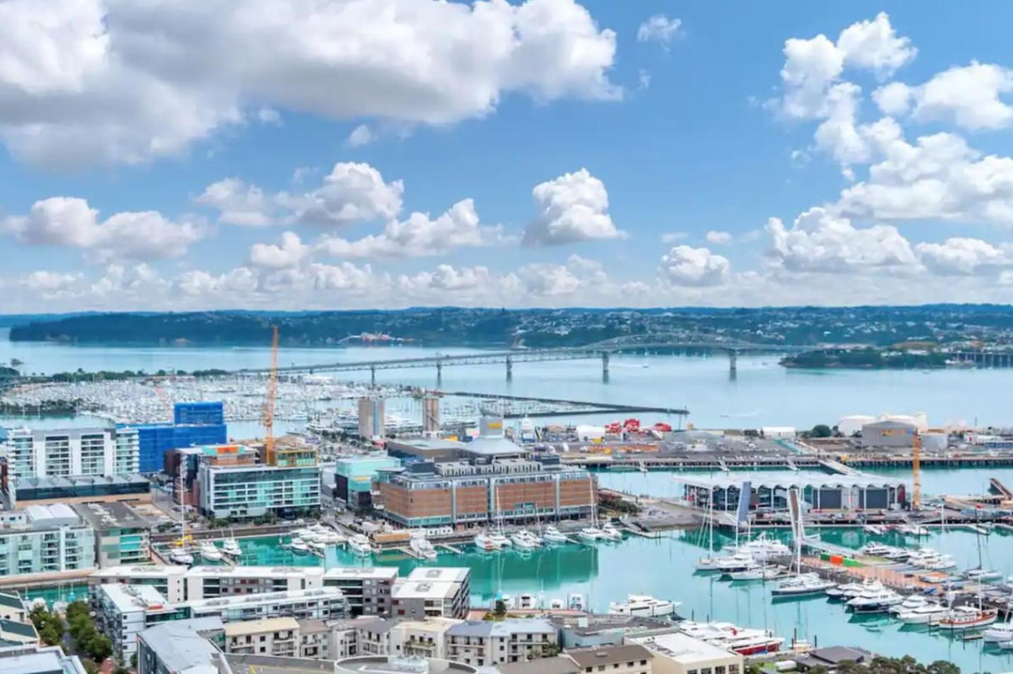 Top Floor Harbour View And Skytower View Apartment In Cbd 오클랜드 외부 사진