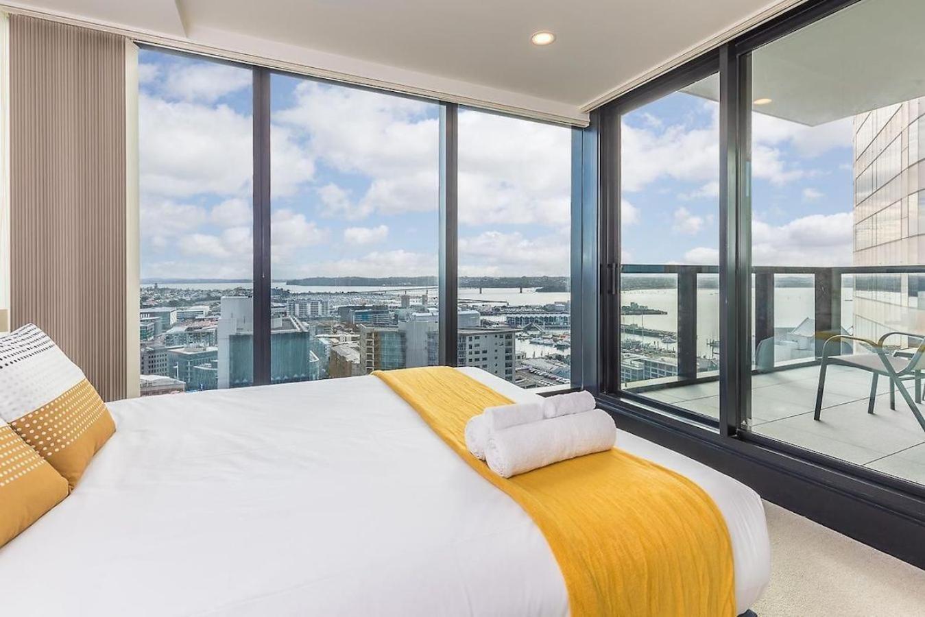 Top Floor Harbour View And Skytower View Apartment In Cbd 오클랜드 외부 사진