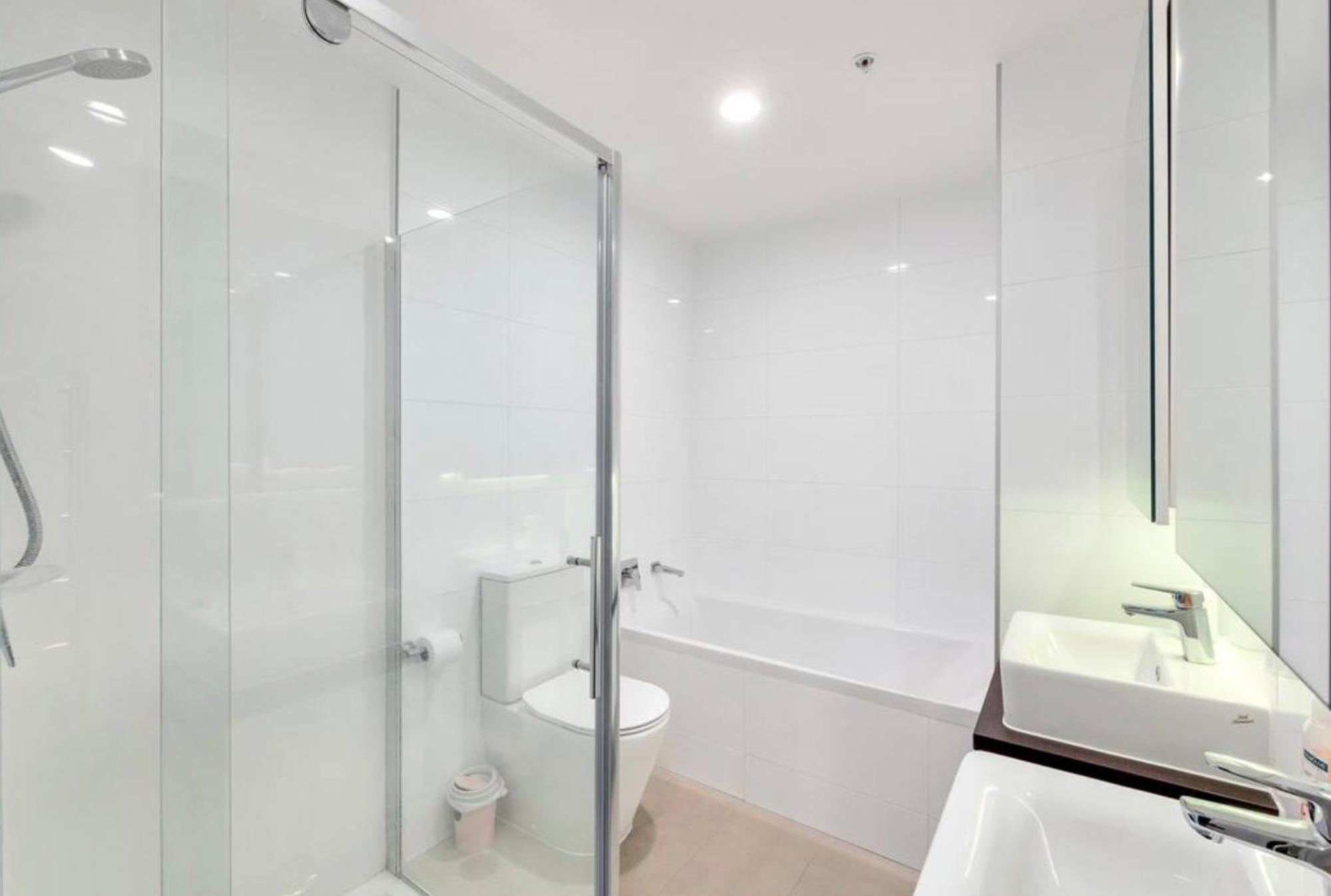 Top Floor Harbour View And Skytower View Apartment In Cbd 오클랜드 외부 사진
