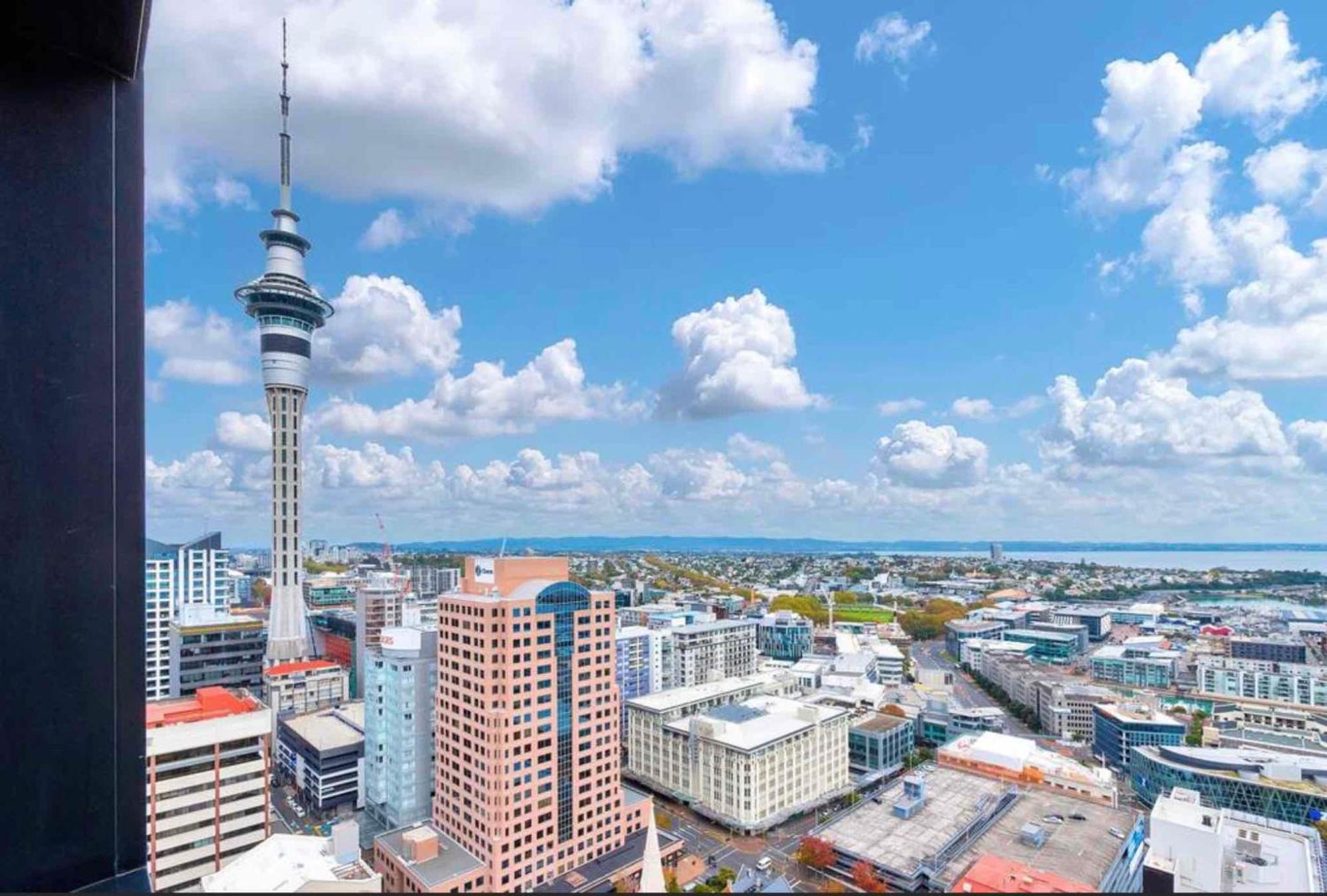 Top Floor Harbour View And Skytower View Apartment In Cbd 오클랜드 외부 사진